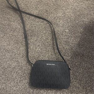 Like new Michael Kors Crossbody handbag/purse!